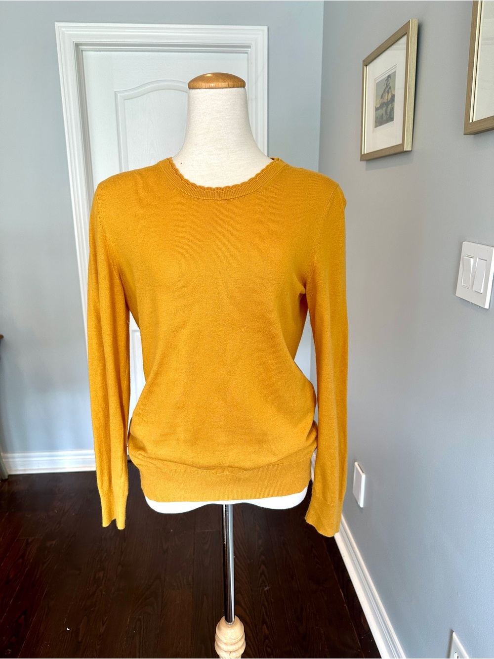 BANANA REPUBLIC Golden Mustard Crewneck Sweater - Size S